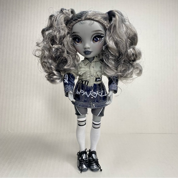 Rainbow High Shadow Series 1 Nicole Steel 11" Doll Gray Scale Brown Eyes & Cloth - Picture 1 of 9